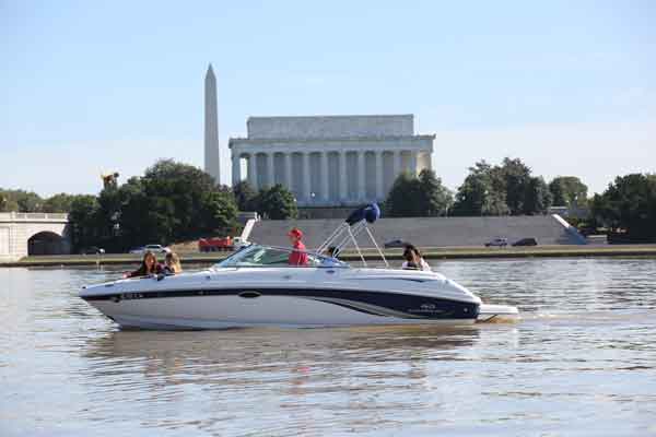 4.-Summer-Fun-on-the-Water-DC